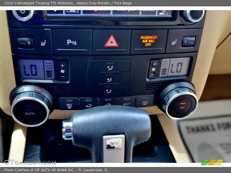Alaska Gray Metallic / Pure Beige 2010 Volkswagen Touareg TDI 4XMotion