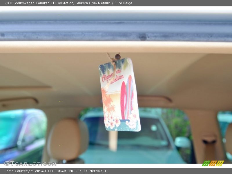 Alaska Gray Metallic / Pure Beige 2010 Volkswagen Touareg TDI 4XMotion