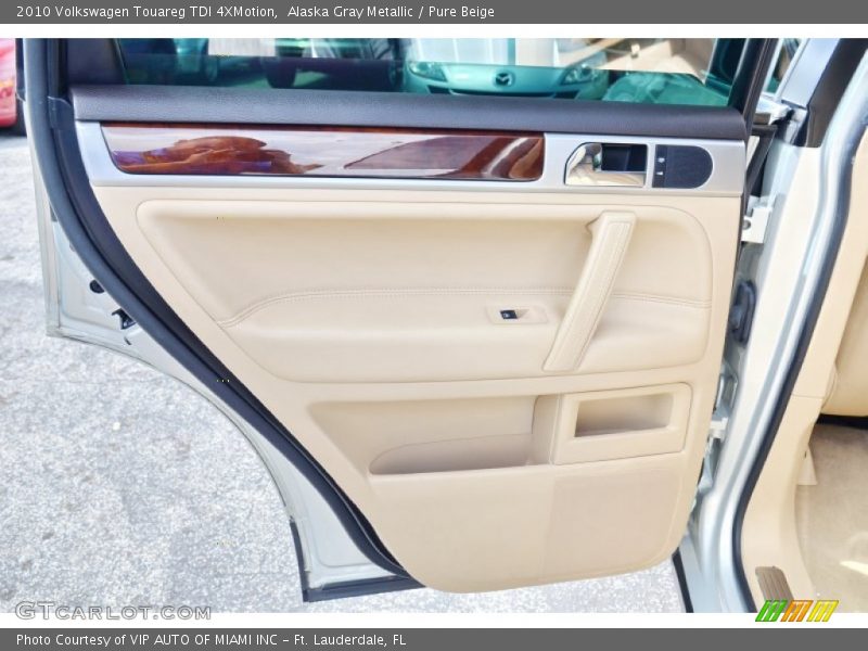 Alaska Gray Metallic / Pure Beige 2010 Volkswagen Touareg TDI 4XMotion