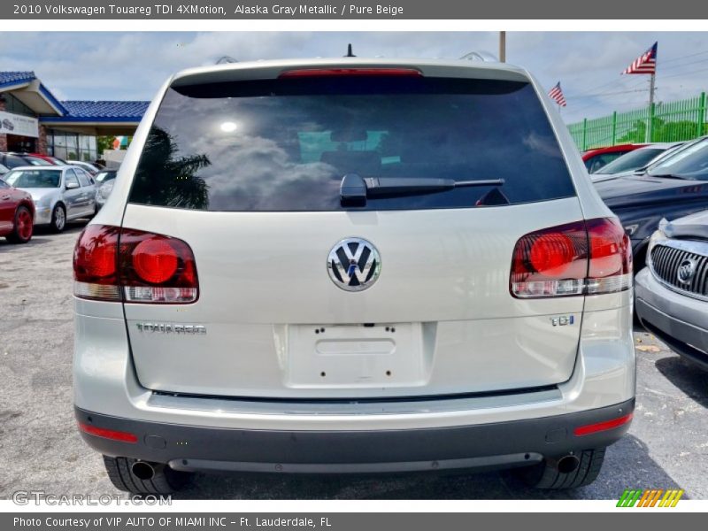 Alaska Gray Metallic / Pure Beige 2010 Volkswagen Touareg TDI 4XMotion