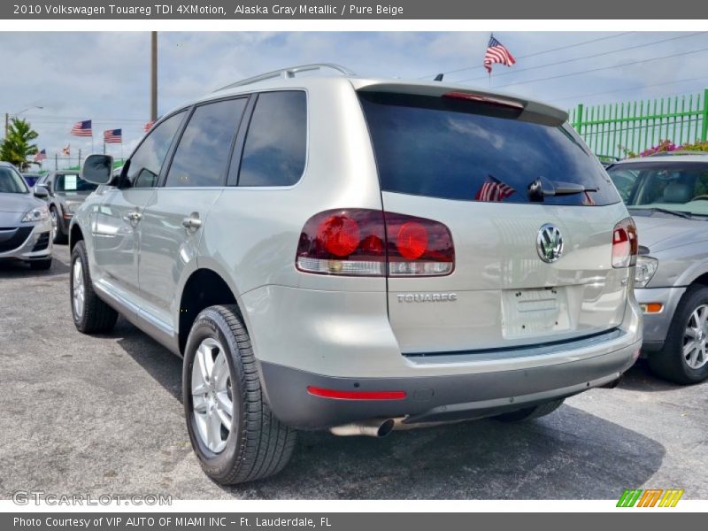 Alaska Gray Metallic / Pure Beige 2010 Volkswagen Touareg TDI 4XMotion