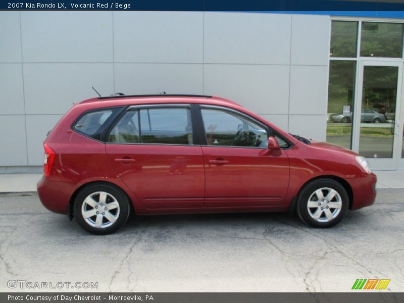 Volcanic Red / Beige 2007 Kia Rondo LX