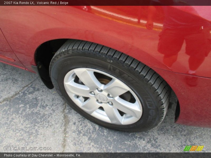 Volcanic Red / Beige 2007 Kia Rondo LX