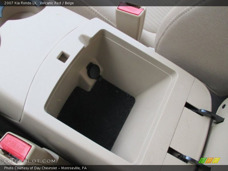 Volcanic Red / Beige 2007 Kia Rondo LX