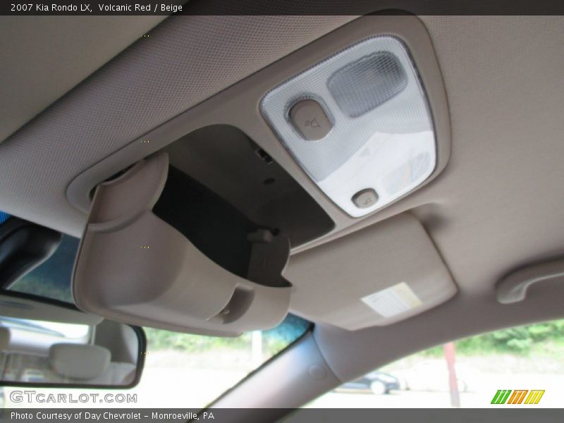 Volcanic Red / Beige 2007 Kia Rondo LX