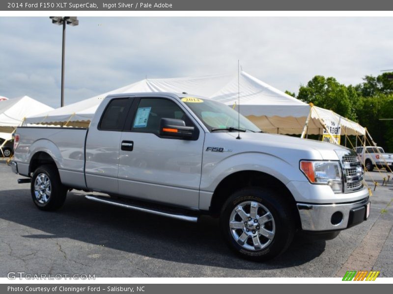 Front 3/4 View of 2014 F150 XLT SuperCab