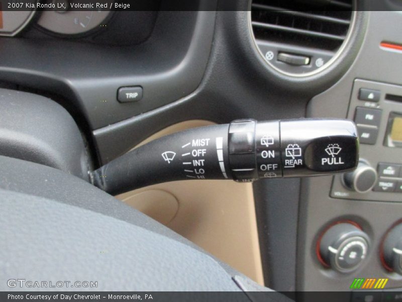 Volcanic Red / Beige 2007 Kia Rondo LX