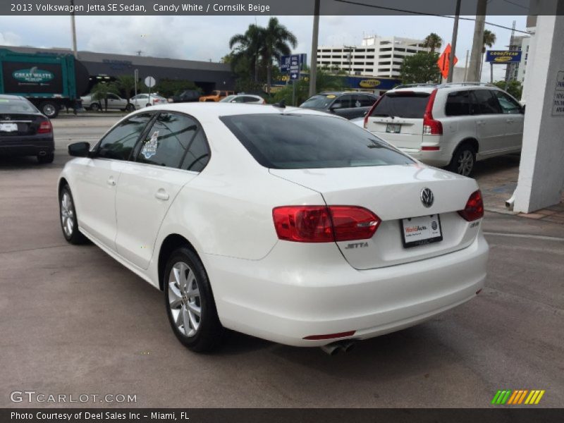 Candy White / Cornsilk Beige 2013 Volkswagen Jetta SE Sedan