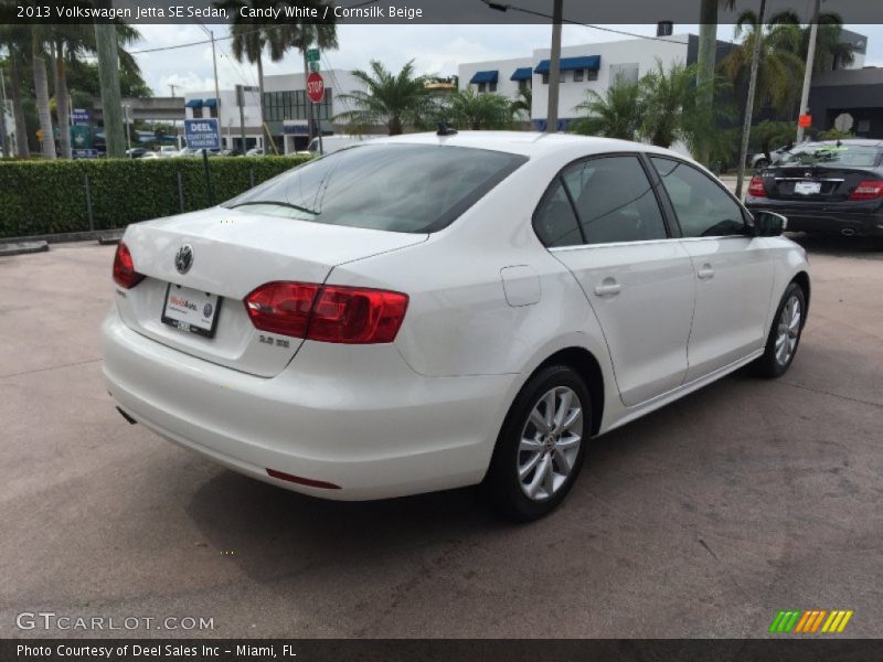 Candy White / Cornsilk Beige 2013 Volkswagen Jetta SE Sedan