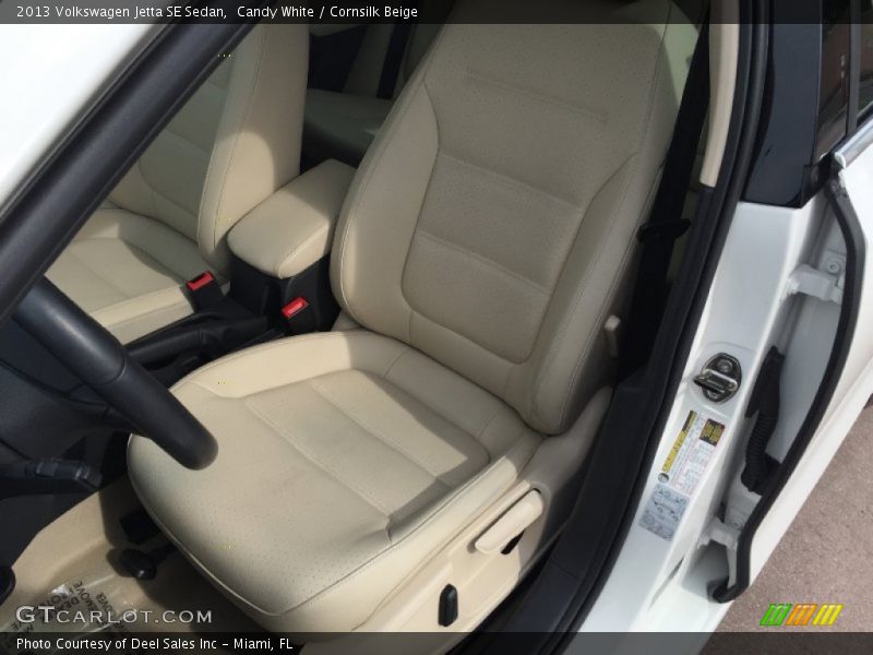 Candy White / Cornsilk Beige 2013 Volkswagen Jetta SE Sedan
