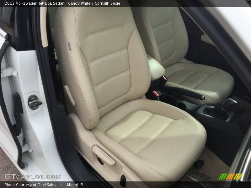 Candy White / Cornsilk Beige 2013 Volkswagen Jetta SE Sedan