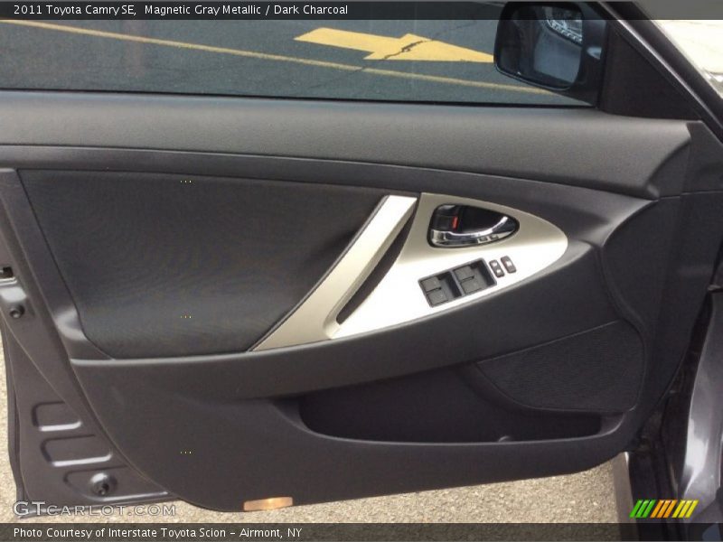 Magnetic Gray Metallic / Dark Charcoal 2011 Toyota Camry SE