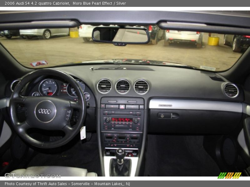 Dashboard of 2006 S4 4.2 quattro Cabriolet