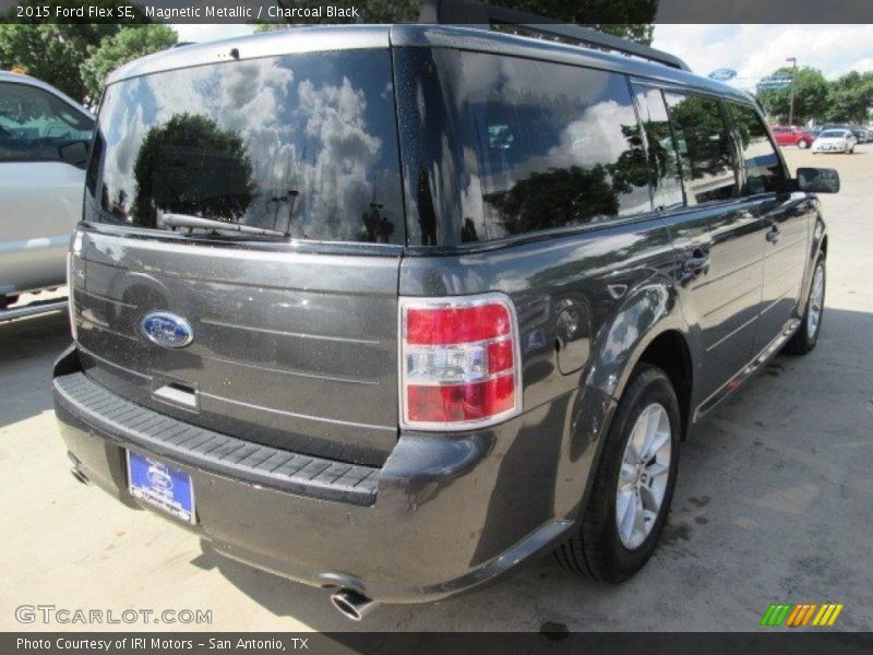 Magnetic Metallic / Charcoal Black 2015 Ford Flex SE