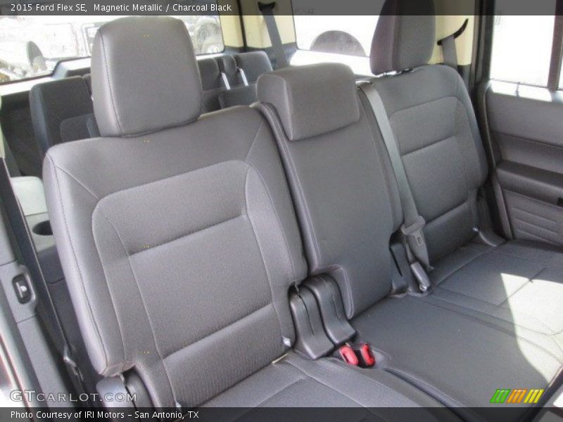 Magnetic Metallic / Charcoal Black 2015 Ford Flex SE