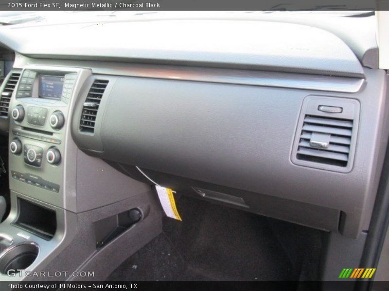 Magnetic Metallic / Charcoal Black 2015 Ford Flex SE
