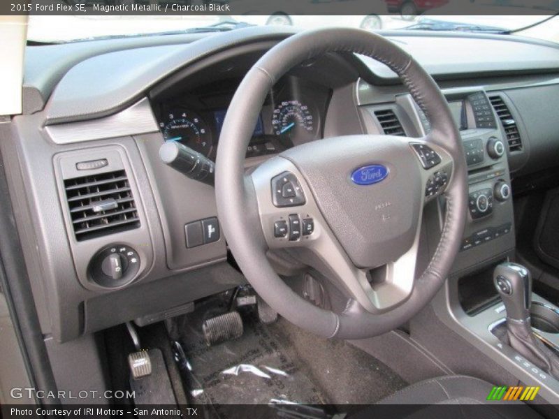 Magnetic Metallic / Charcoal Black 2015 Ford Flex SE