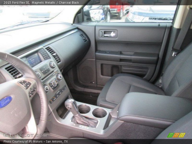 Magnetic Metallic / Charcoal Black 2015 Ford Flex SE