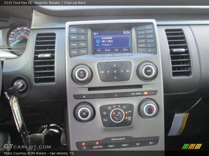 Magnetic Metallic / Charcoal Black 2015 Ford Flex SE