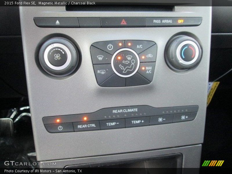 Magnetic Metallic / Charcoal Black 2015 Ford Flex SE