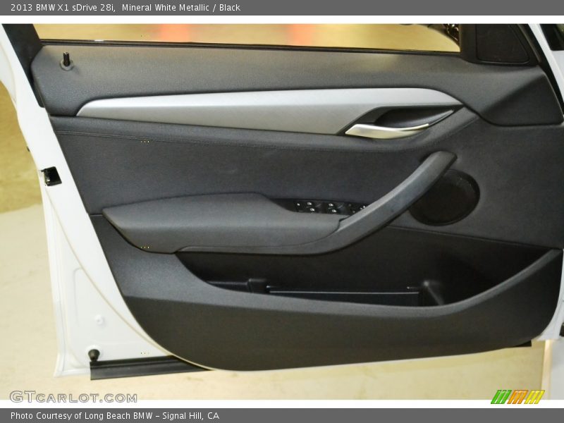 Mineral White Metallic / Black 2013 BMW X1 sDrive 28i