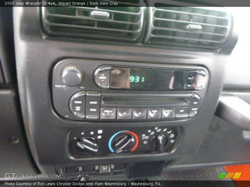 Impact Orange / Dark Slate Gray 2005 Jeep Wrangler SE 4x4