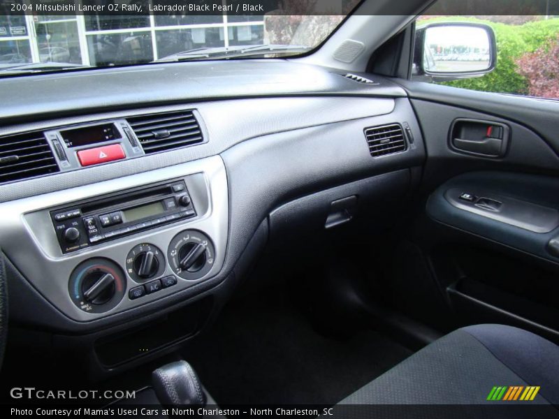Labrador Black Pearl / Black 2004 Mitsubishi Lancer OZ Rally