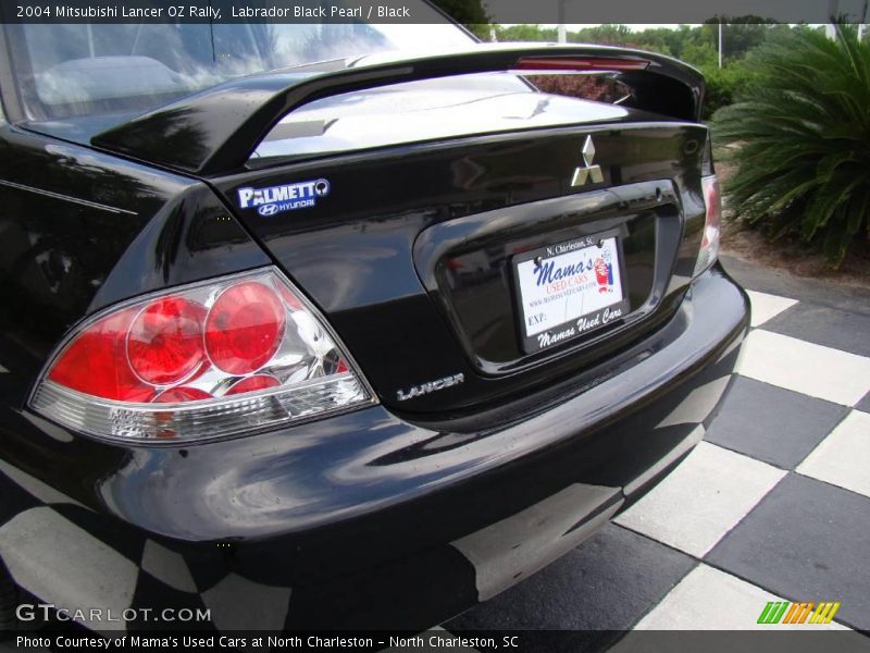 Labrador Black Pearl / Black 2004 Mitsubishi Lancer OZ Rally