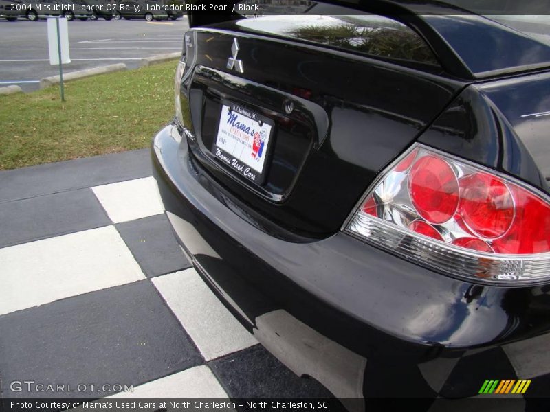 Labrador Black Pearl / Black 2004 Mitsubishi Lancer OZ Rally