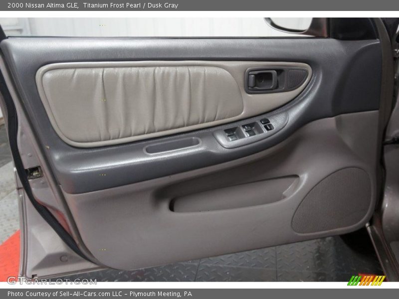 Titanium Frost Pearl / Dusk Gray 2000 Nissan Altima GLE