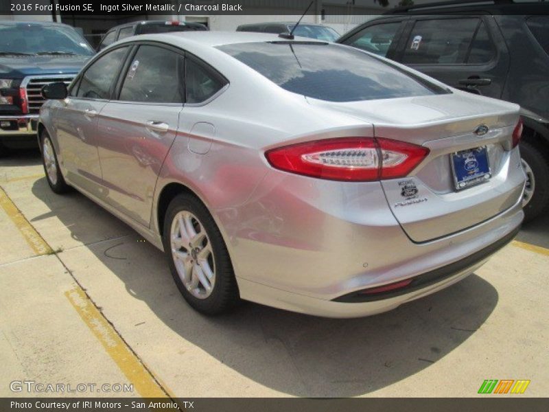 Ingot Silver Metallic / Charcoal Black 2016 Ford Fusion SE