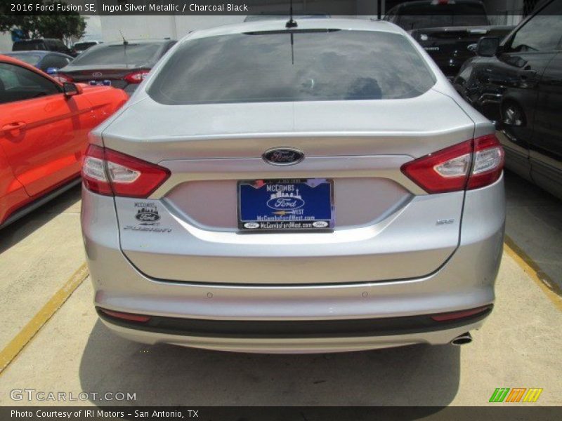 Ingot Silver Metallic / Charcoal Black 2016 Ford Fusion SE