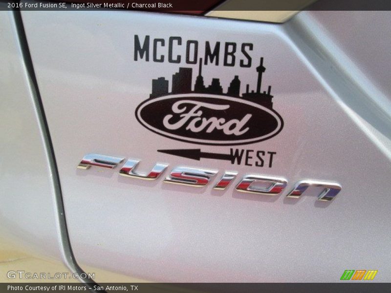 Ingot Silver Metallic / Charcoal Black 2016 Ford Fusion SE