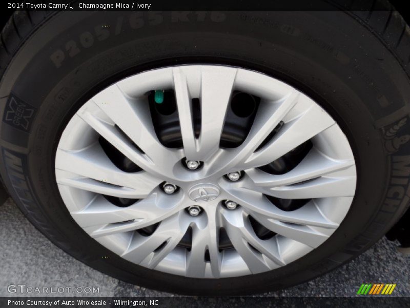 Champagne Mica / Ivory 2014 Toyota Camry L