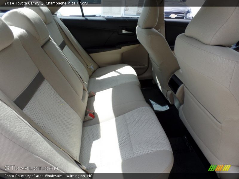 Champagne Mica / Ivory 2014 Toyota Camry L