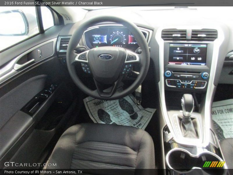 Ingot Silver Metallic / Charcoal Black 2016 Ford Fusion SE