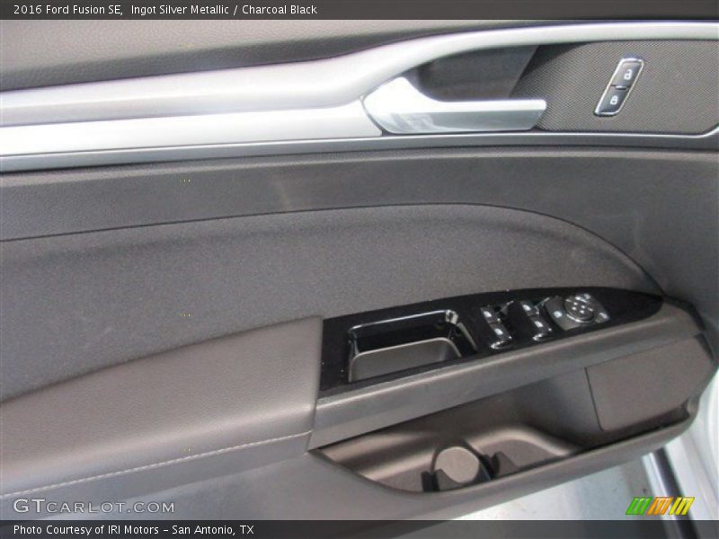 Ingot Silver Metallic / Charcoal Black 2016 Ford Fusion SE