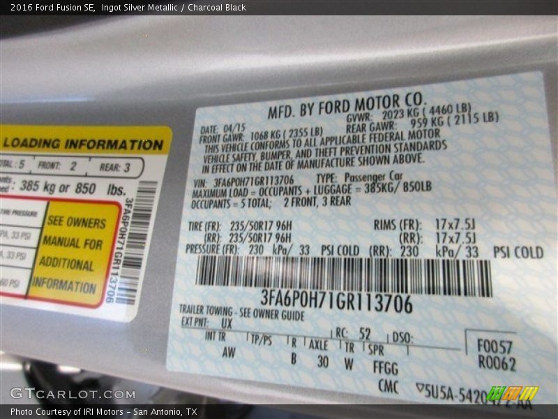 Ingot Silver Metallic / Charcoal Black 2016 Ford Fusion SE