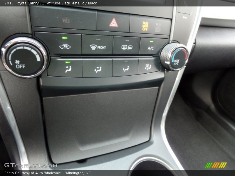 Attitude Black Metallic / Black 2015 Toyota Camry SE