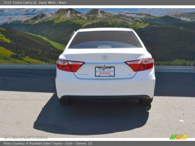 Super White / Black 2015 Toyota Camry LE