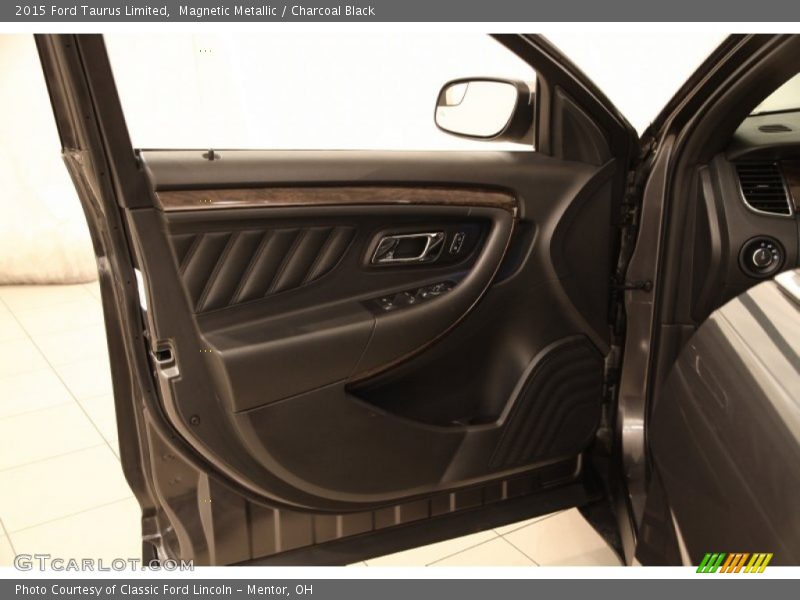 Door Panel of 2015 Taurus Limited
