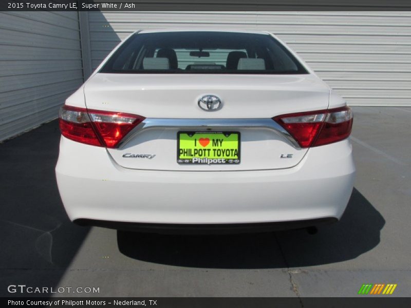 Super White / Ash 2015 Toyota Camry LE