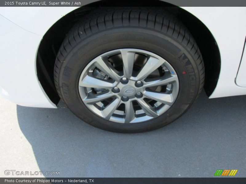 Super White / Ash 2015 Toyota Camry LE