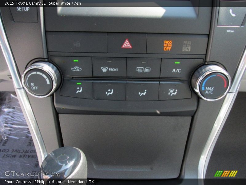 Super White / Ash 2015 Toyota Camry LE