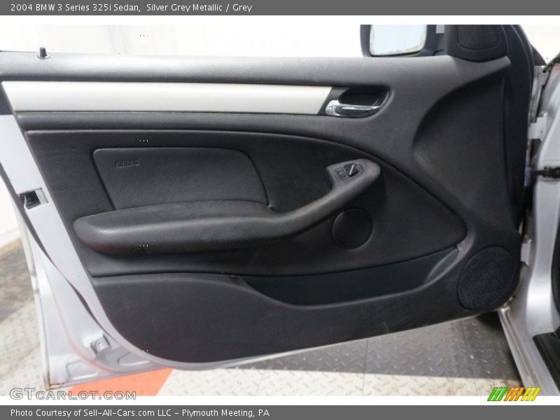 Silver Grey Metallic / Grey 2004 BMW 3 Series 325i Sedan