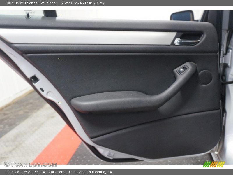 Silver Grey Metallic / Grey 2004 BMW 3 Series 325i Sedan