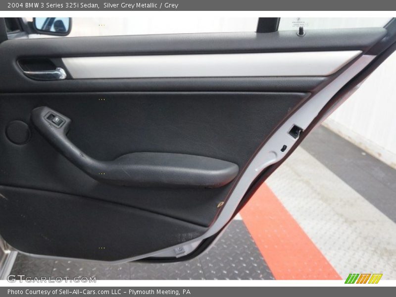 Silver Grey Metallic / Grey 2004 BMW 3 Series 325i Sedan
