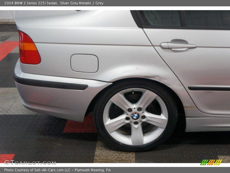 Silver Grey Metallic / Grey 2004 BMW 3 Series 325i Sedan