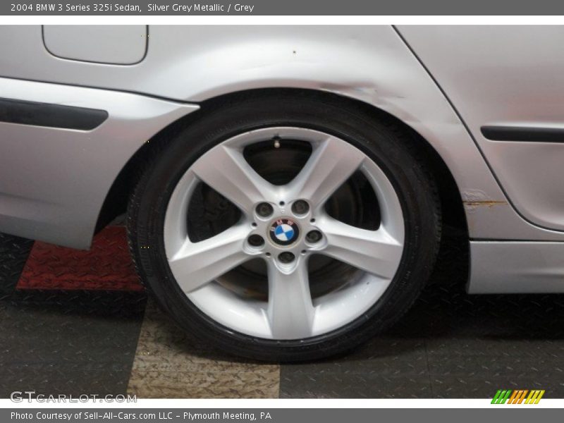 Silver Grey Metallic / Grey 2004 BMW 3 Series 325i Sedan
