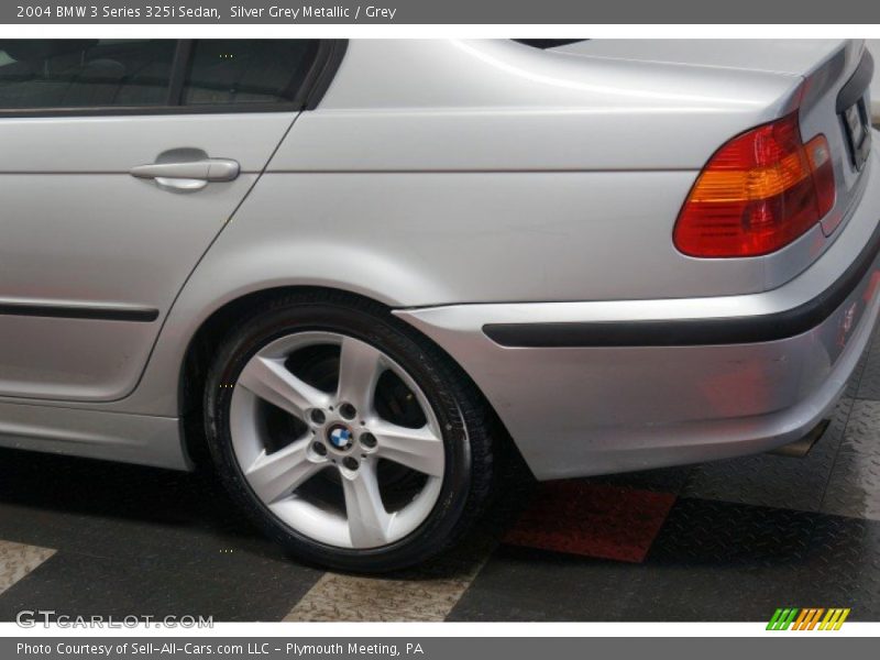 Silver Grey Metallic / Grey 2004 BMW 3 Series 325i Sedan